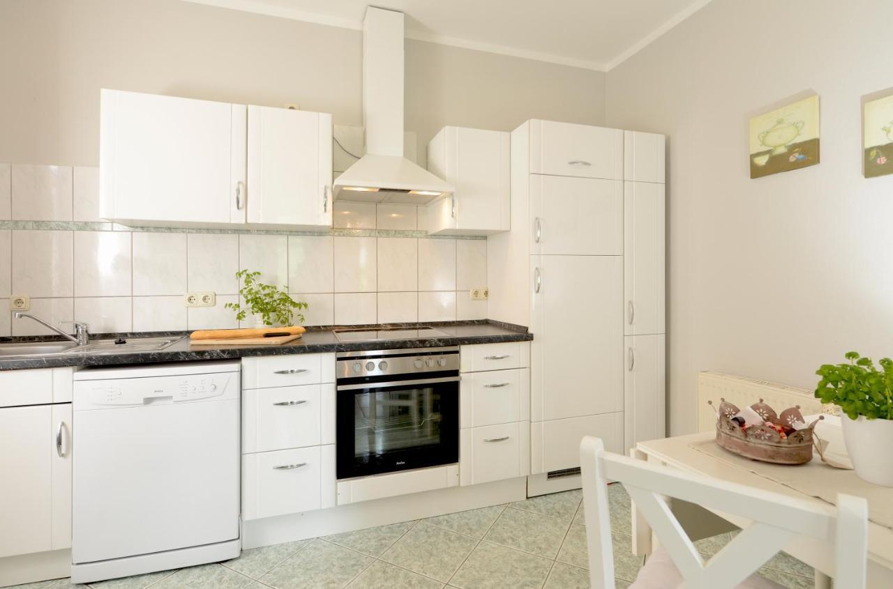 Für 8 Personen Mit Kamin&terrasse Boltenhagen